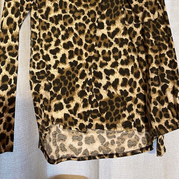 Leopard print Top - Picture 2 of 2